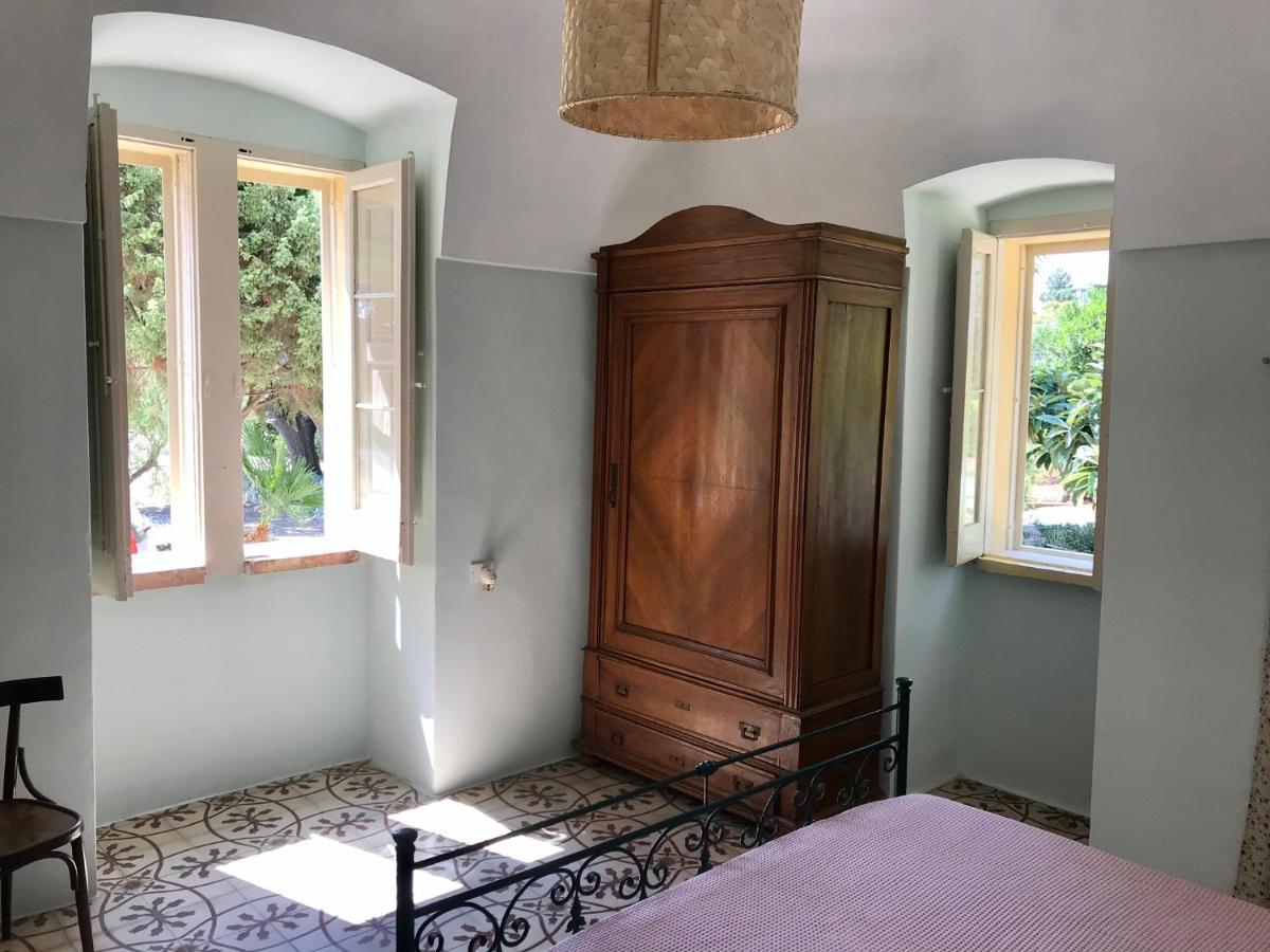 Villa Deco Монополи Екстериор снимка